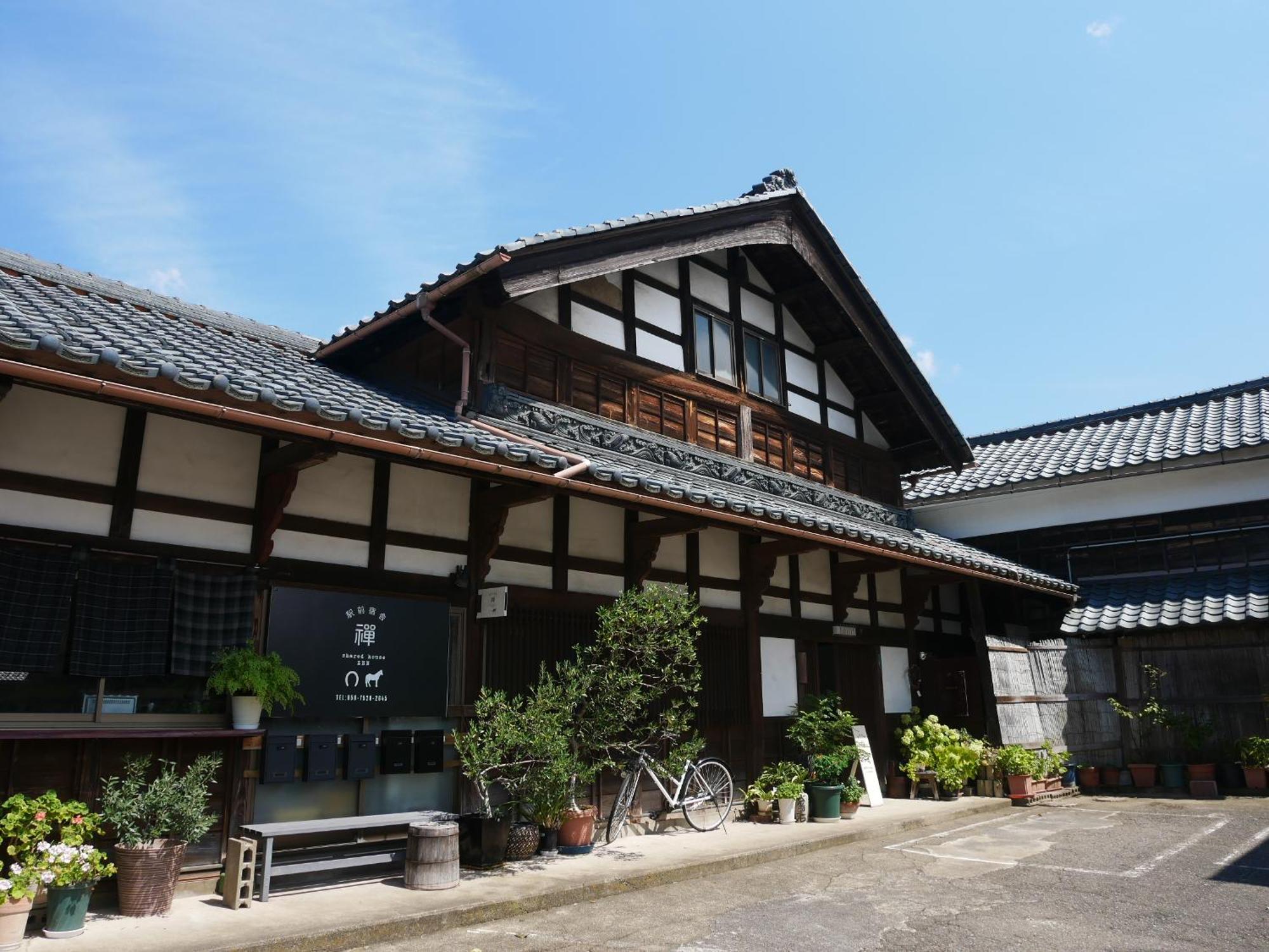 駅前宿舎 禪 Shared House Zen Eiheiji Bagian luar foto